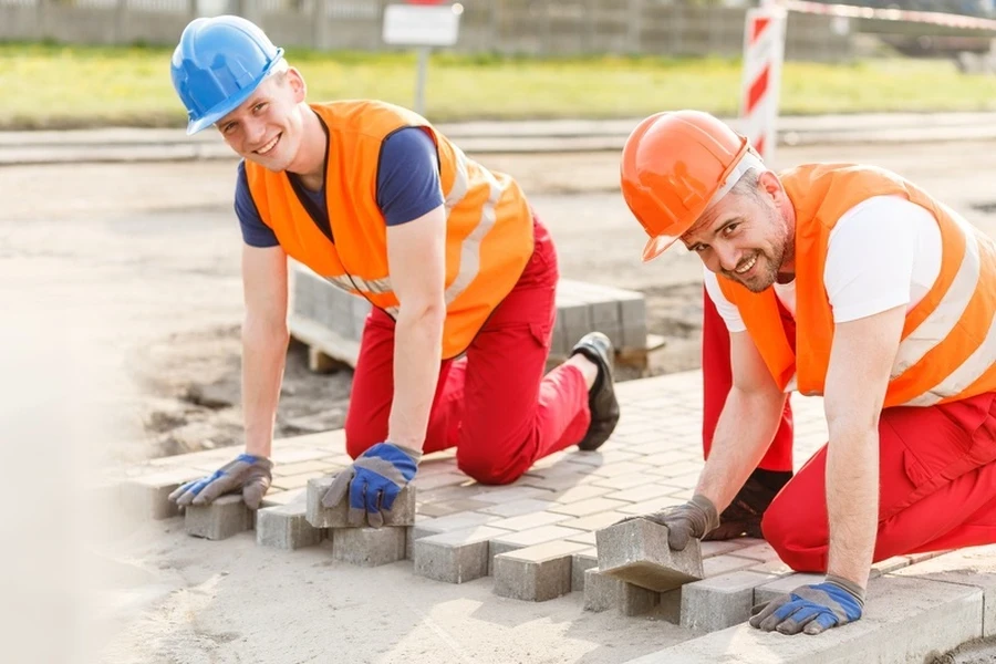Benefits of Concrete Paving for Driveways and Walkways in Rootstown, OH